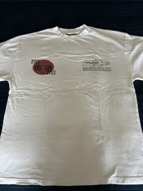 Darc Sport White Short-Sleeve Graphic Tee with Brown Accent